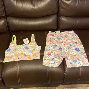 Fabletics set, sports bra, high waisted, 9 inch short, new wave, floral,M